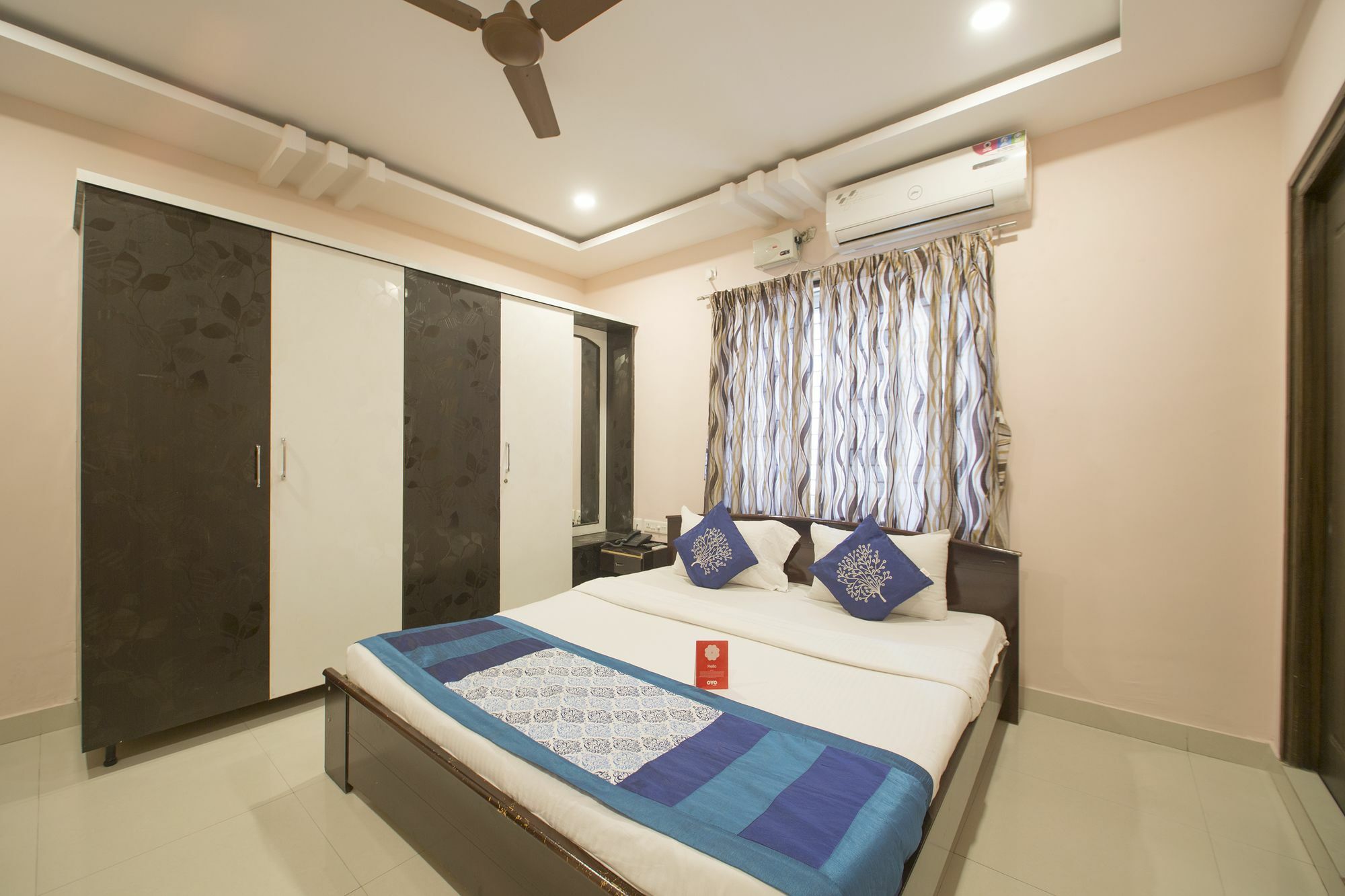 Oyo 10373 Apartment The Icon Homes Hyderabad Exterior foto