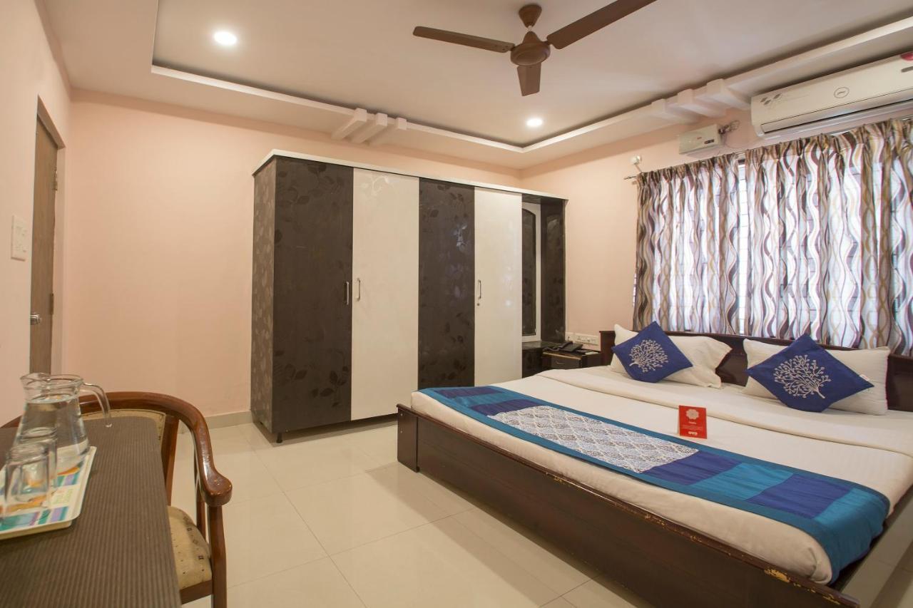 Oyo 10373 Apartment The Icon Homes Hyderabad Exterior foto