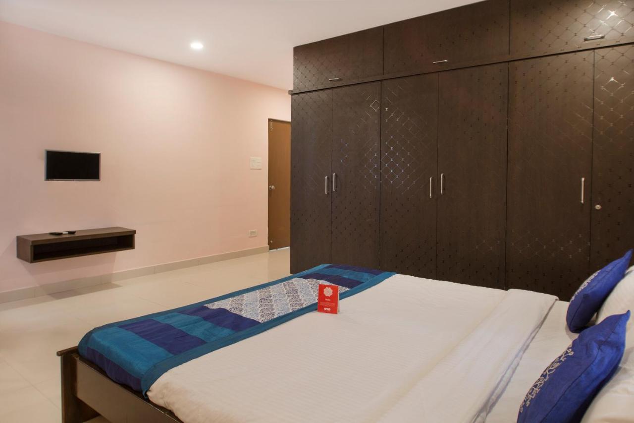 Oyo 10373 Apartment The Icon Homes Hyderabad Exterior foto