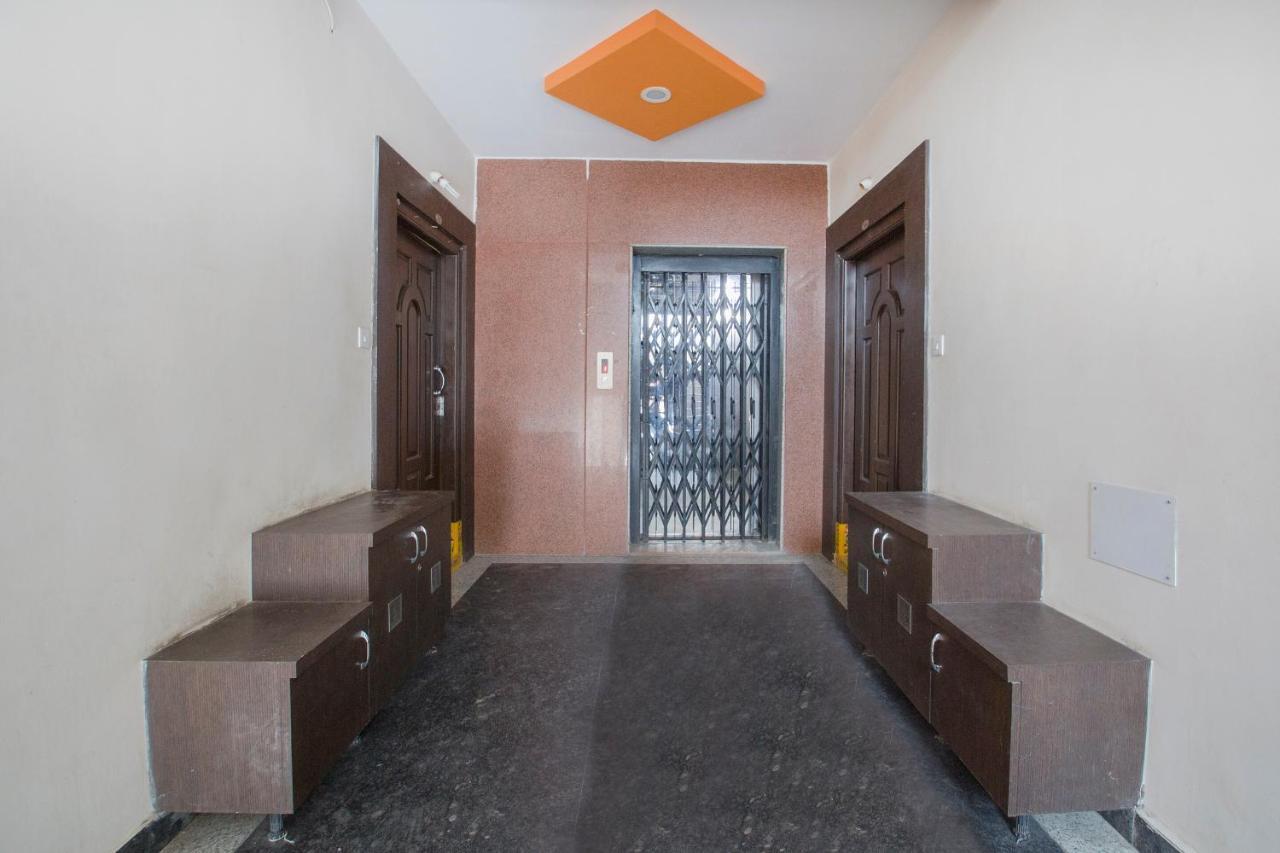 Oyo 10373 Apartment The Icon Homes Hyderabad Exterior foto